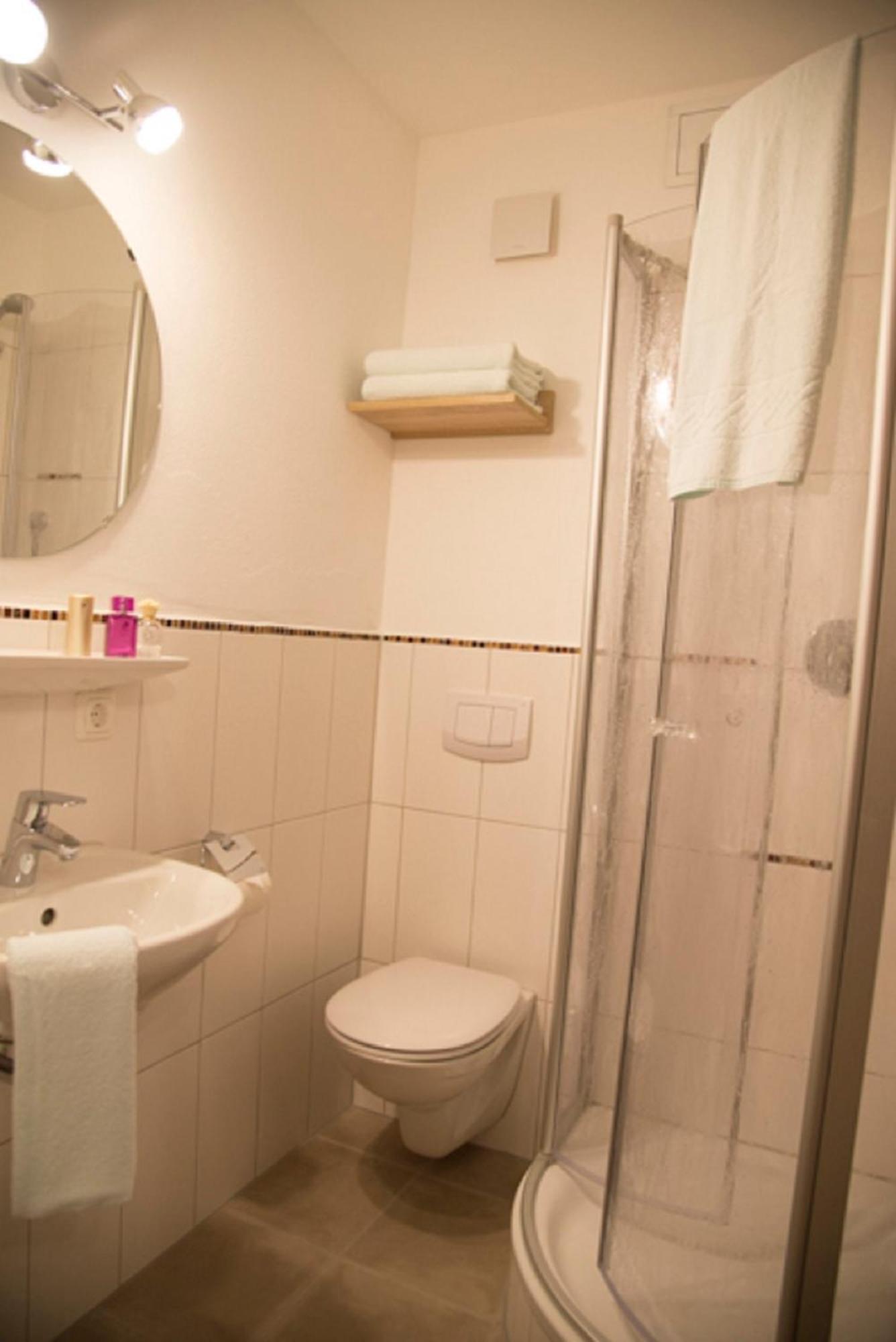 Pension Jederzeit Wallersdorf Екстер'єр фото