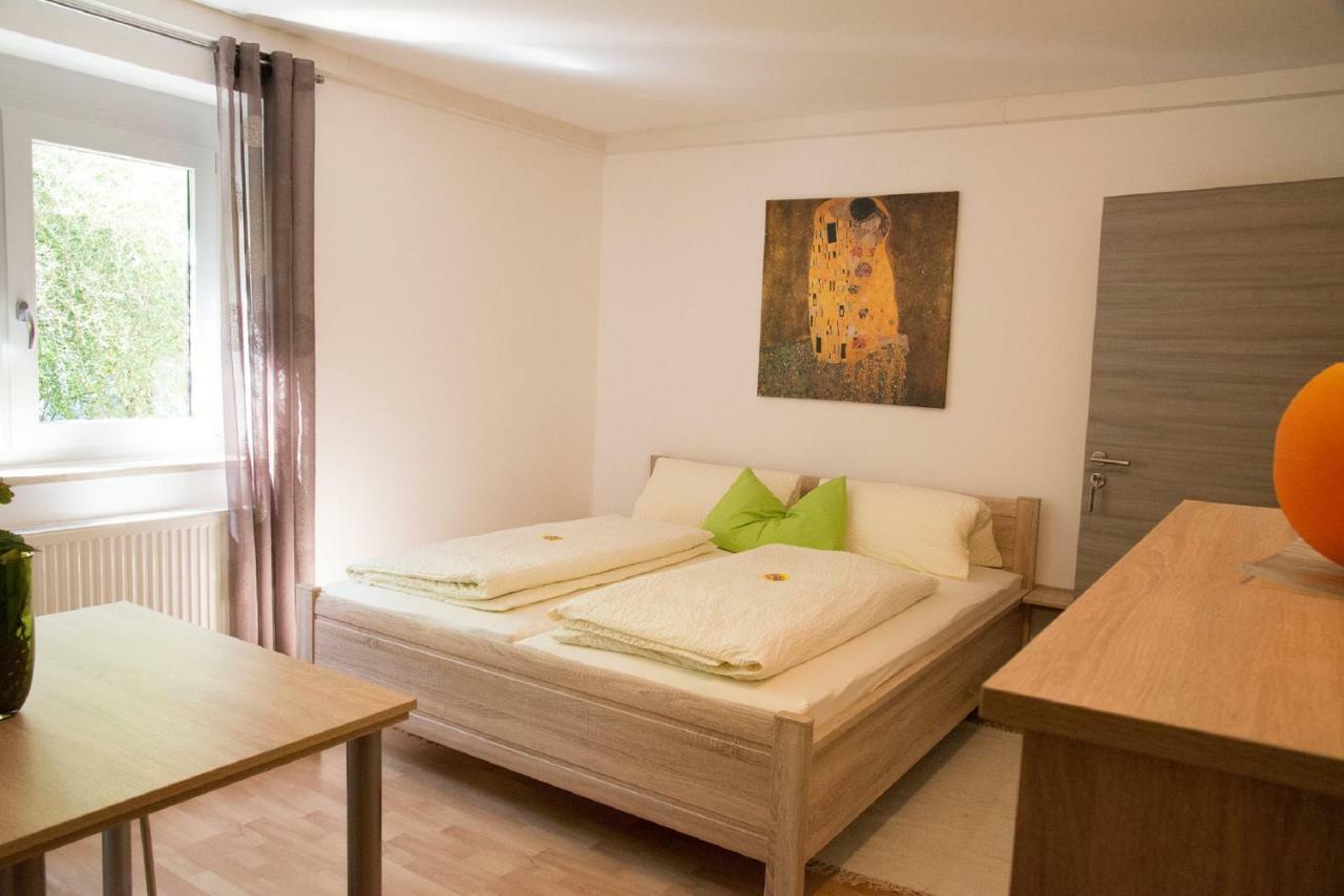 Pension Jederzeit Wallersdorf Екстер'єр фото